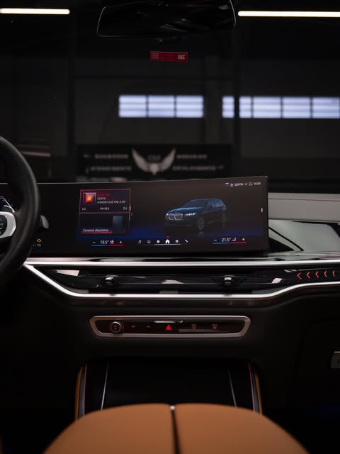 BMW X5 XDRIVE50E M SPORT - Imagem 4