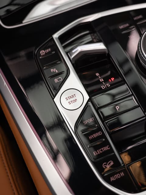 BMW X5 XDRIVE50E M SPORT - Imagem 8