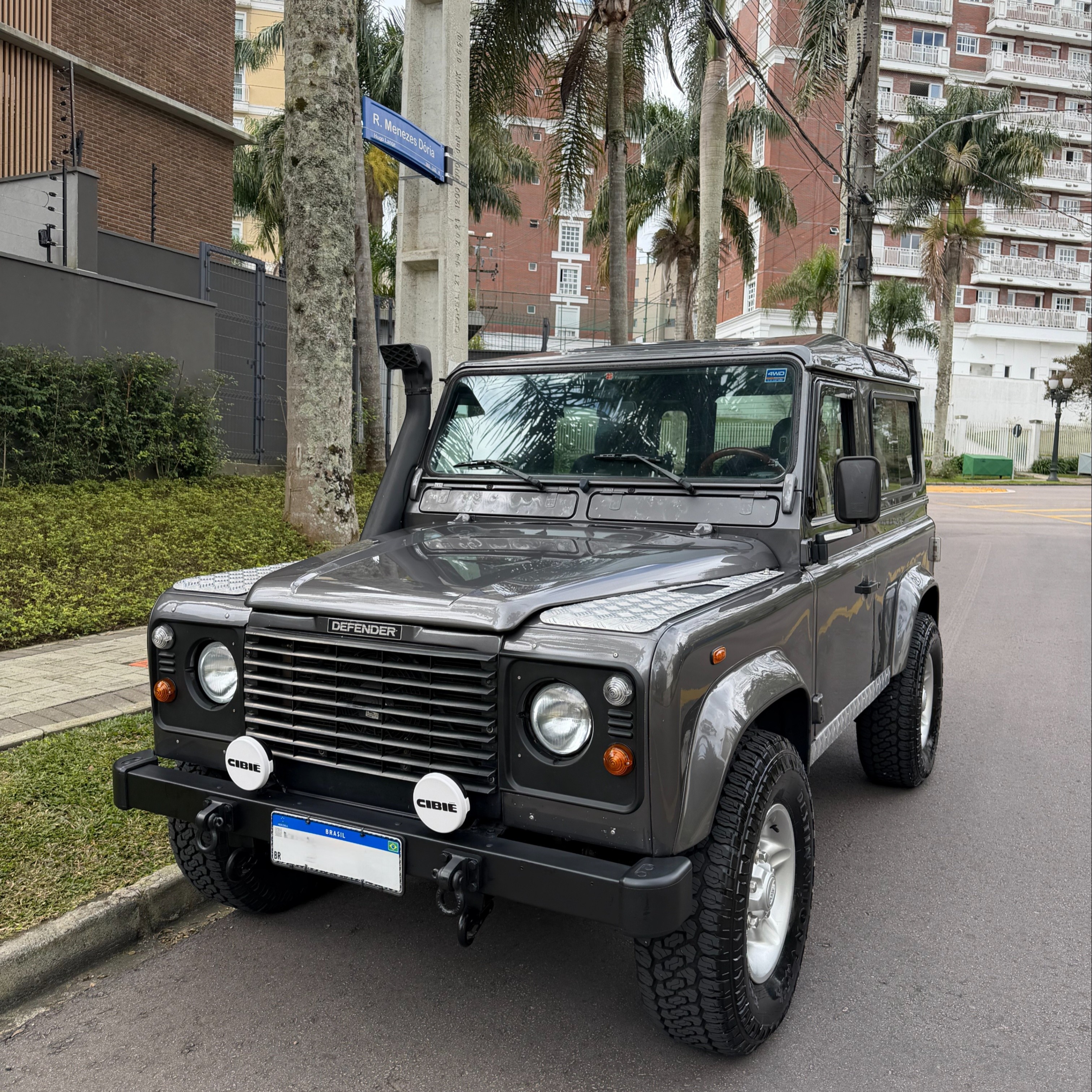 LAND ROVER DEFENDER 90 CSW - Imagem 1
