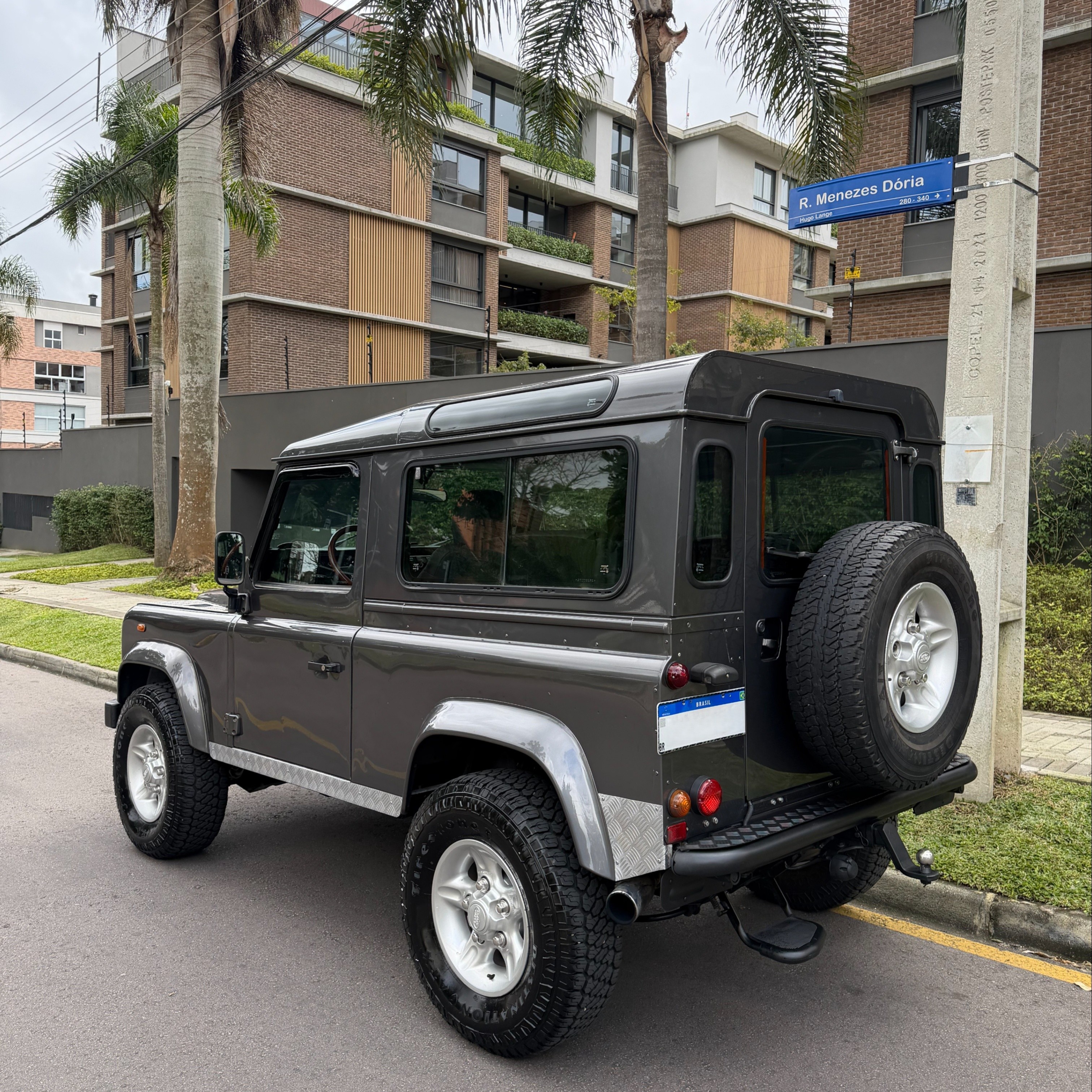 LAND ROVER DEFENDER 90 CSW - Imagem 3