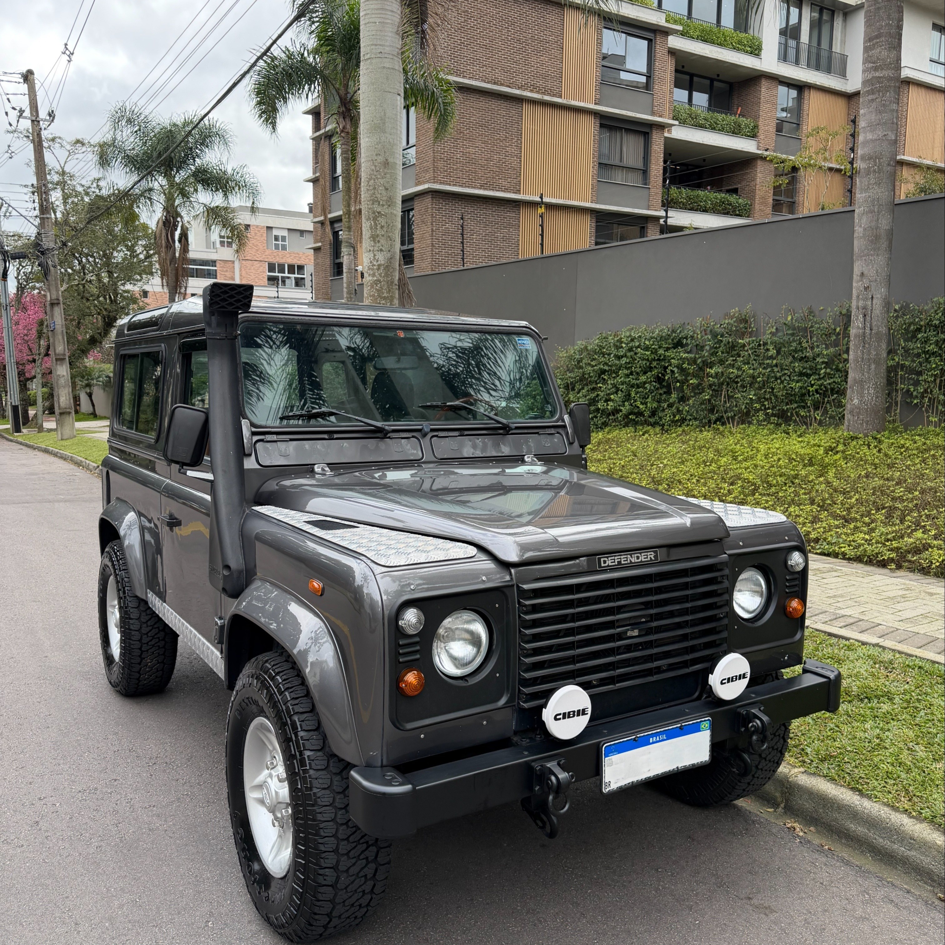 LAND ROVER DEFENDER 90 CSW - Imagem 4