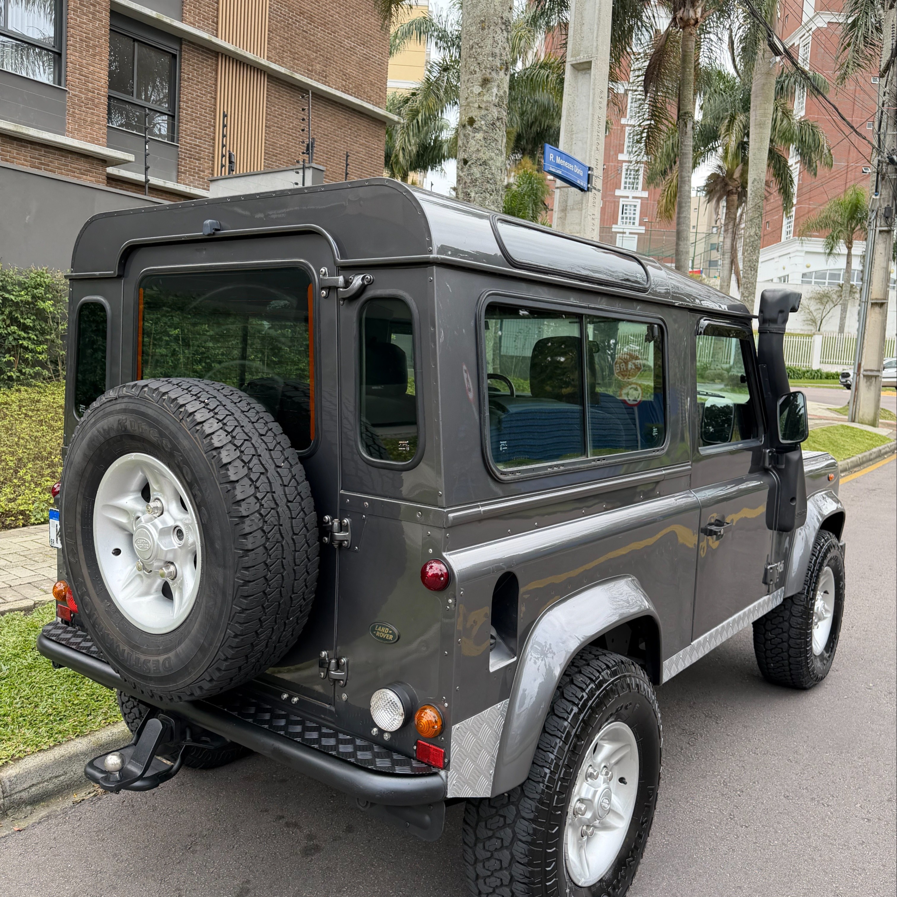 LAND ROVER DEFENDER 90 CSW - Imagem 5