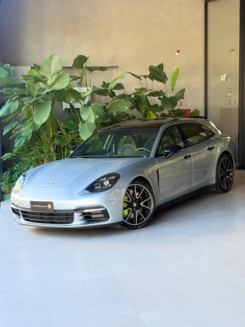 PORSCHE PANAMERA 4 E-HYBRID SPORT TURISMO - Imagem 1