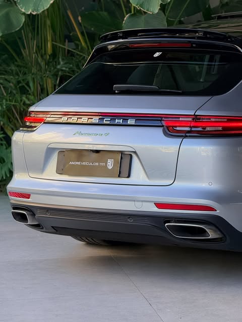 PORSCHE PANAMERA 4 E-HYBRID SPORT TURISMO - Imagem 3