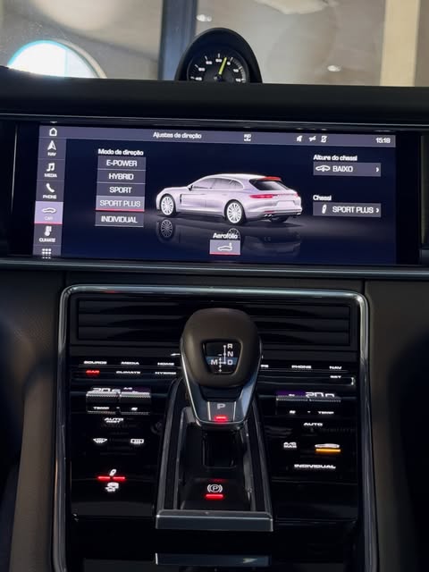PORSCHE PANAMERA 4 E-HYBRID SPORT TURISMO - Imagem 9
