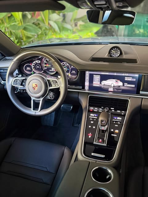 PORSCHE PANAMERA 4 E-HYBRID SPORT TURISMO - Imagem 10