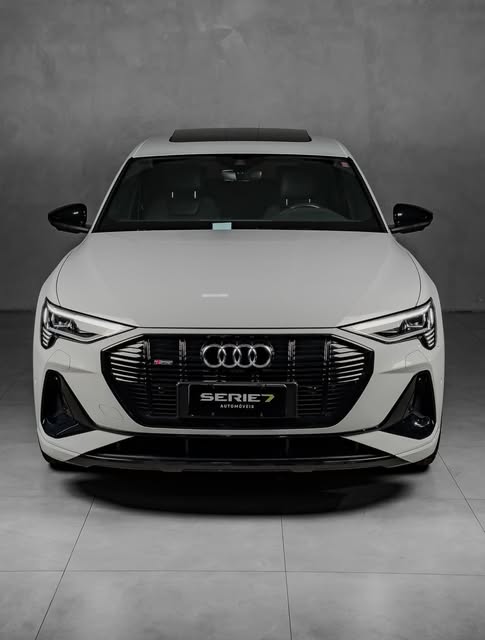 AUDI E-TRON - Imagem 1