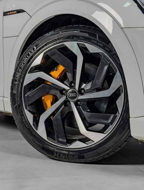 AUDI E-TRON - Imagem 13
