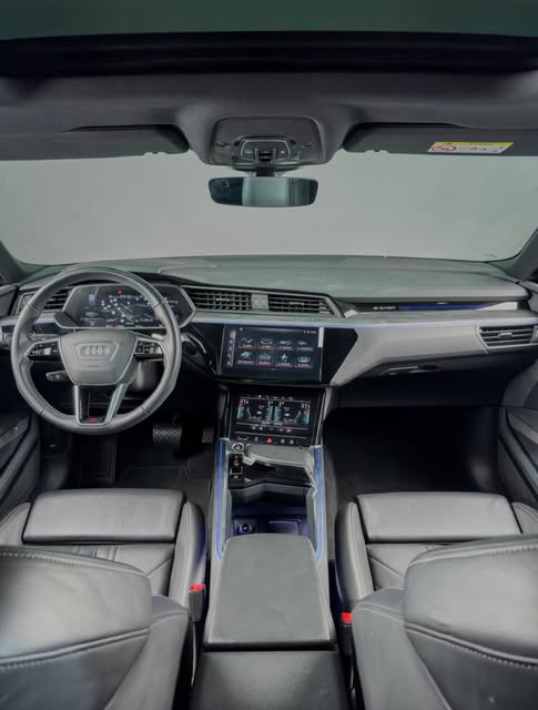 AUDI E-TRON - Imagem 6
