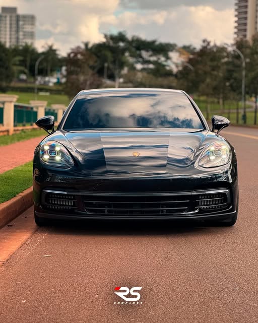 PORSCHE PANAMERA 4 E-HYBRID - Imagem 2