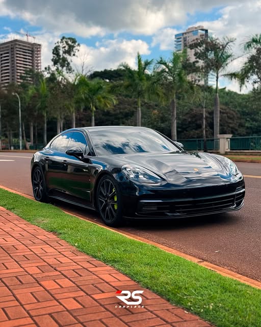 PORSCHE PANAMERA 4 E-HYBRID - Imagem 3