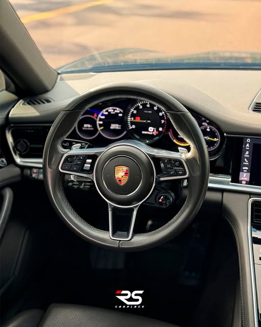 PORSCHE PANAMERA 4 E-HYBRID - Imagem 6