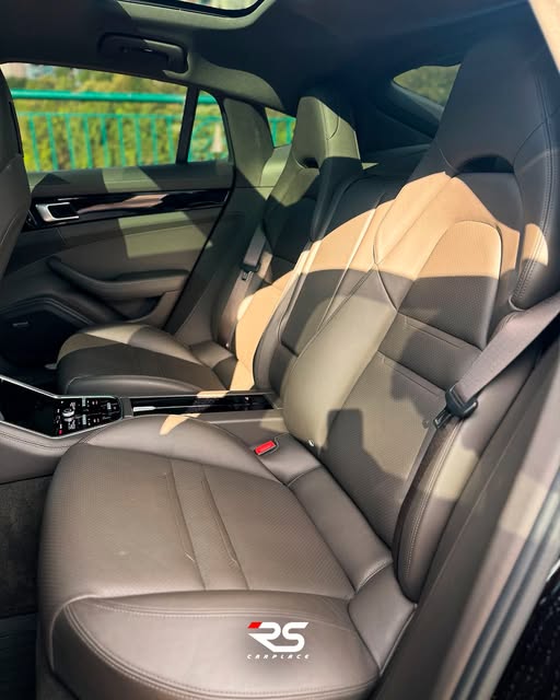 PORSCHE PANAMERA 4 E-HYBRID - Imagem 9