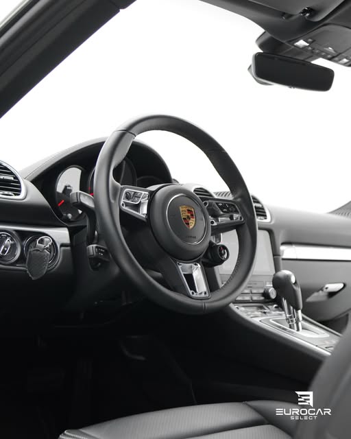PORSCHE 718 CAYMAN STYLE EDITION - Imagem 10