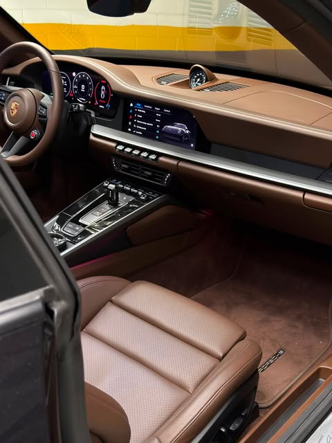 PORSCHE 911 CARRERA - Imagem 10