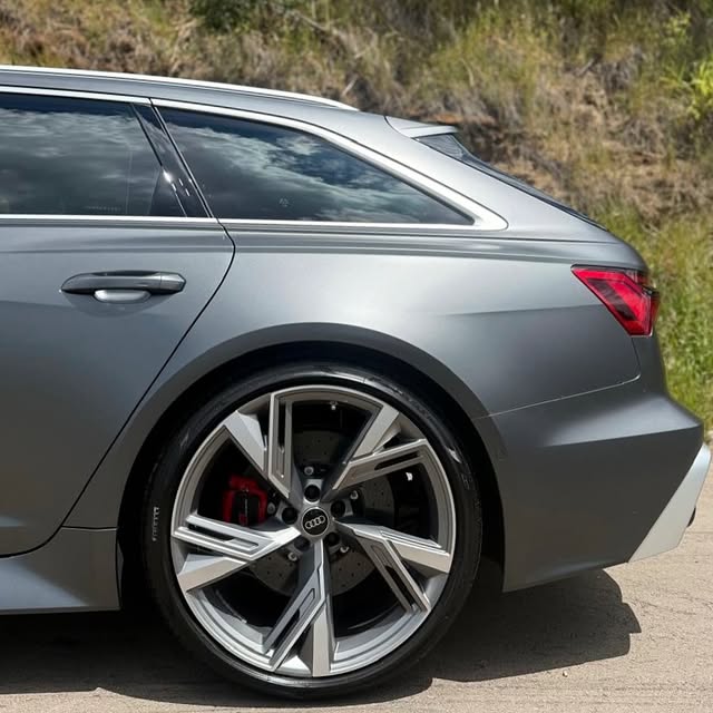 AUDI RS6 AVANT 4.0 TFSI QUATTRO BI-TURBO V8 - Imagem 2