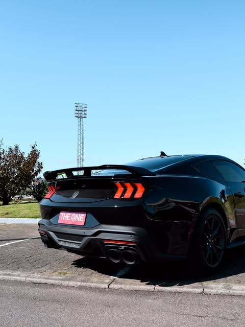FORD MUSTANG DARK HORSE - Imagem 3