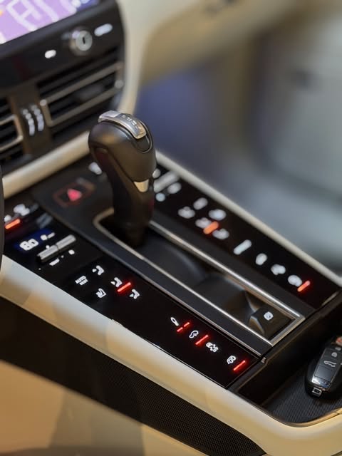 PORSCHE MACAN GTS - Imagem 13