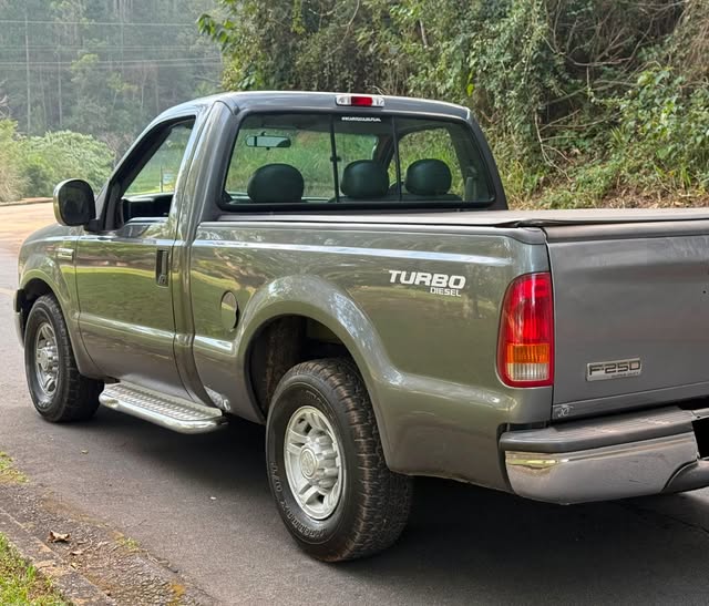 FORD F-250 XLT-L - Imagem 4