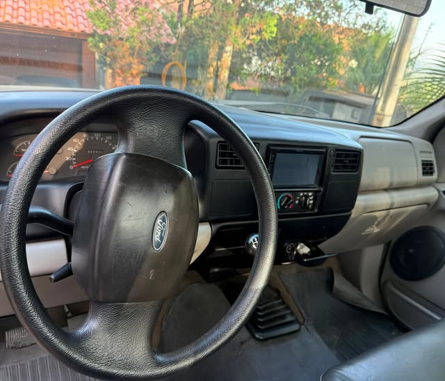 FORD F-250 XLT-L - Imagem 7