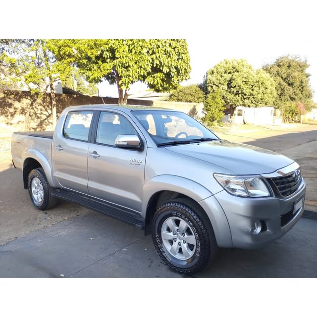 TOYOTA HILUX SRV - Imagem 1