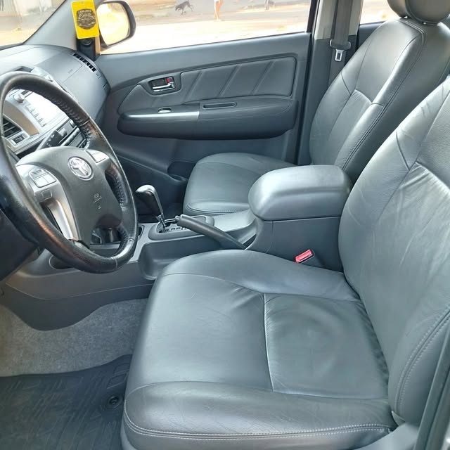 TOYOTA HILUX SRV - Imagem 4