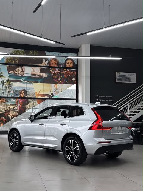 VOLVO XC60 T5 MOMENTUM - Imagem 4