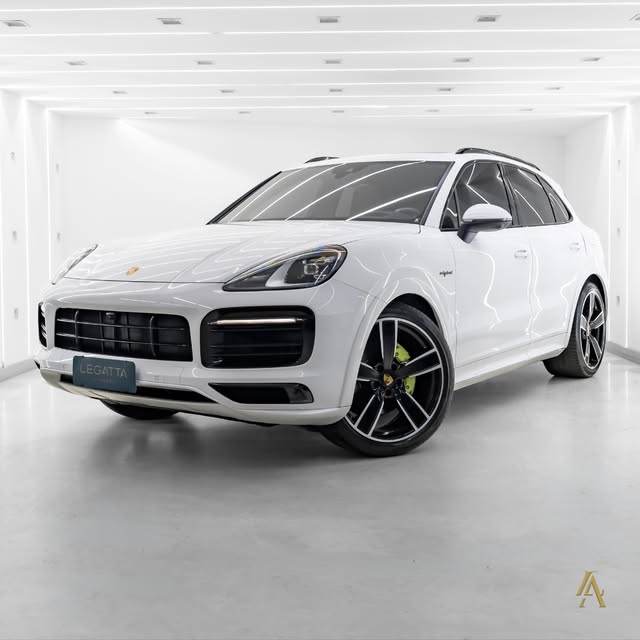 PORSCHE CAYENNE E-HYBRID PLATINUM EDITION - Imagem 1