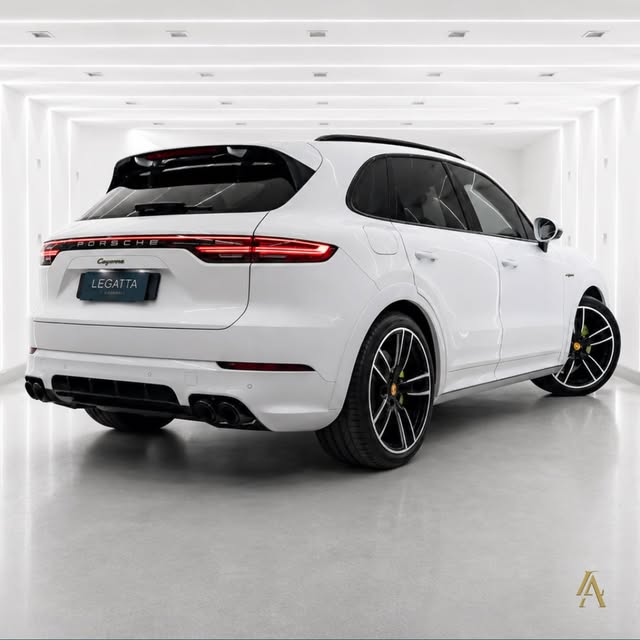 PORSCHE CAYENNE E-HYBRID PLATINUM EDITION - Imagem 2