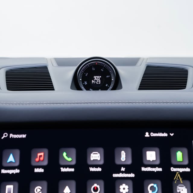 PORSCHE CAYENNE E-HYBRID PLATINUM EDITION - Imagem 15