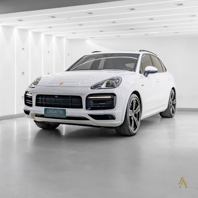 PORSCHE CAYENNE E-HYBRID PLATINUM EDITION - Imagem 3