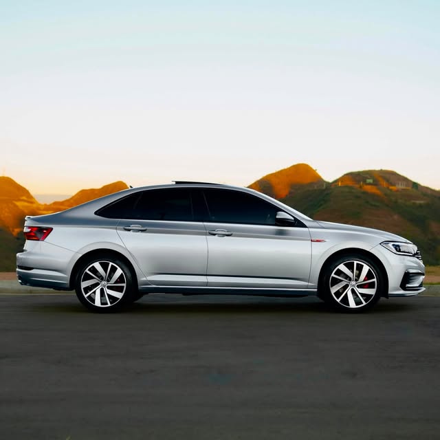 VOLKSWAGEN JETTA GLI - Imagem 5