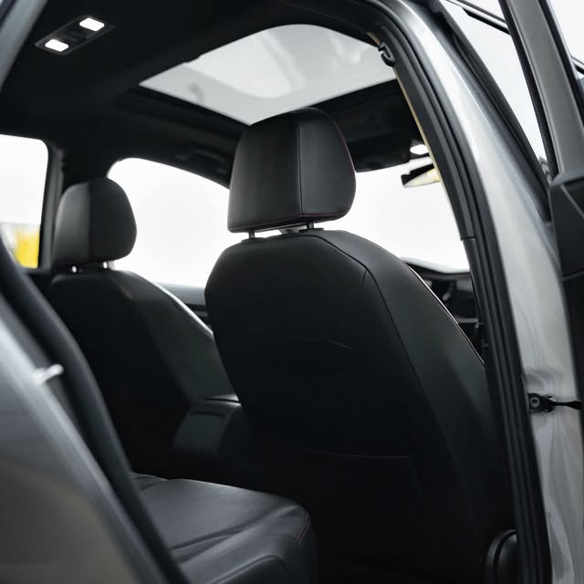VOLKSWAGEN JETTA GLI - Imagem 10