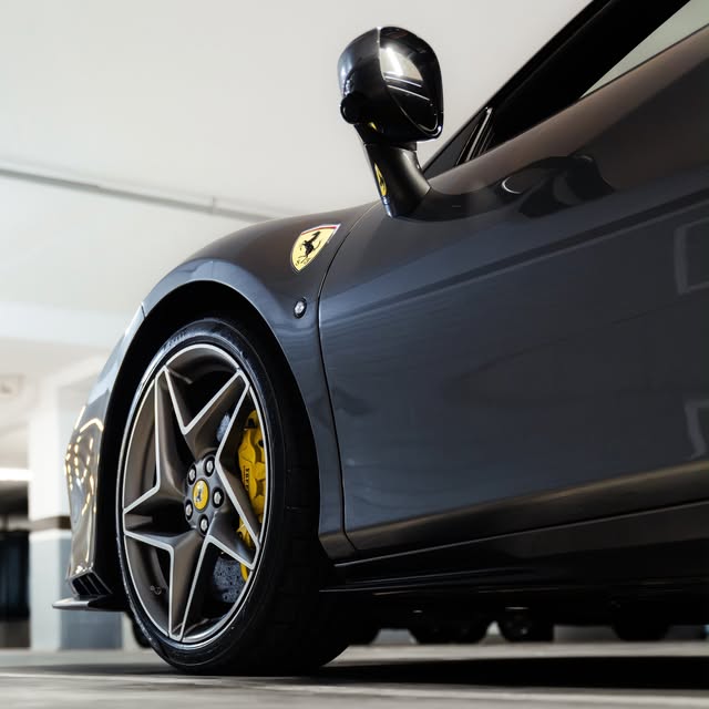 FERRARI F8 SPIDER - Imagem 6
