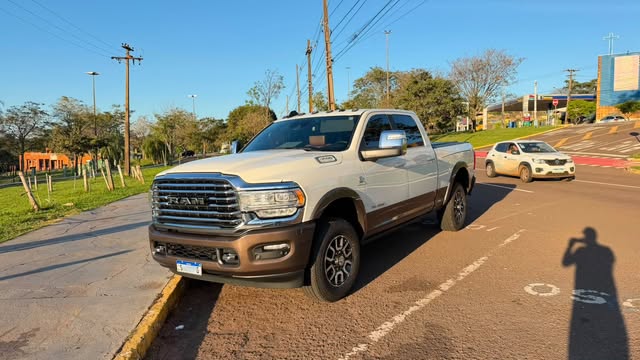 RAM 3500 LONGHORN LIMITED - Imagem 1