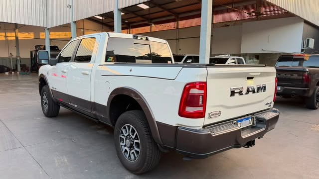 RAM 3500 LONGHORN LIMITED - Imagem 5
