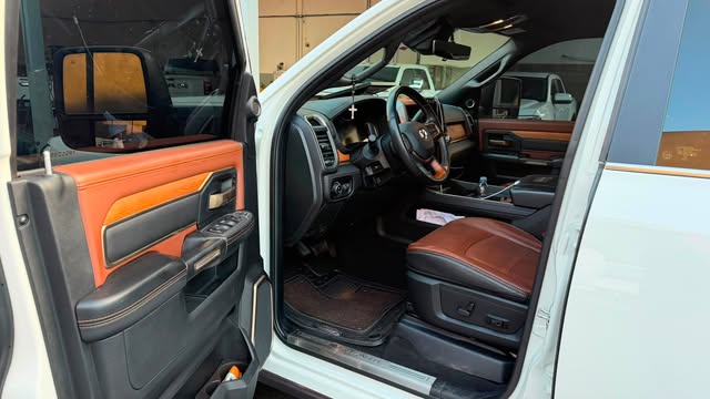 RAM 3500 LONGHORN LIMITED - Imagem 7