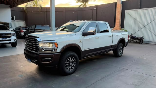 RAM 3500 LONGHORN LIMITED - Imagem 10