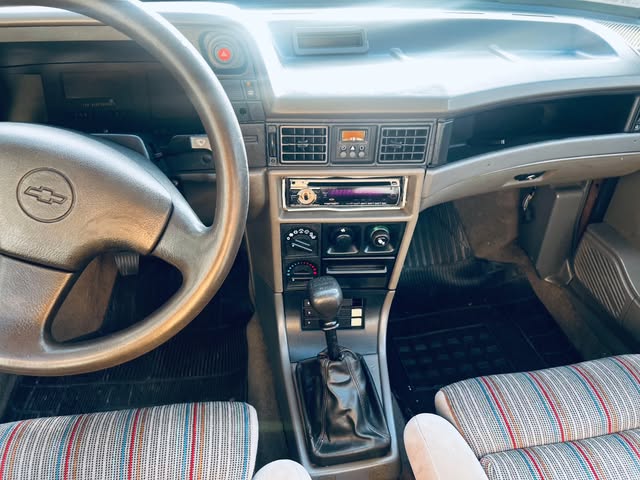 CHEVROLET KADETT GSI 2.0 MPFI - Imagem 17