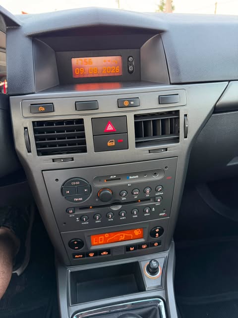 GM VECTRA GT - Imagem 9