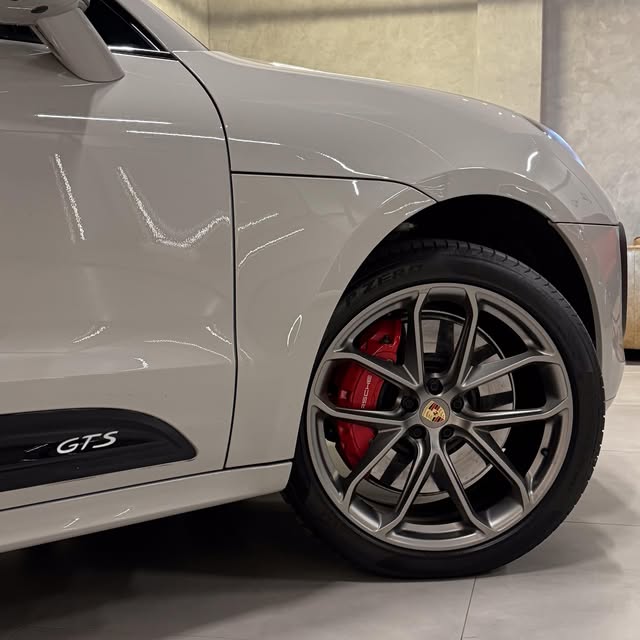 PORSCHE MACAN GTS - Imagem 2