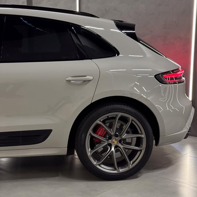 PORSCHE MACAN GTS - Imagem 18
