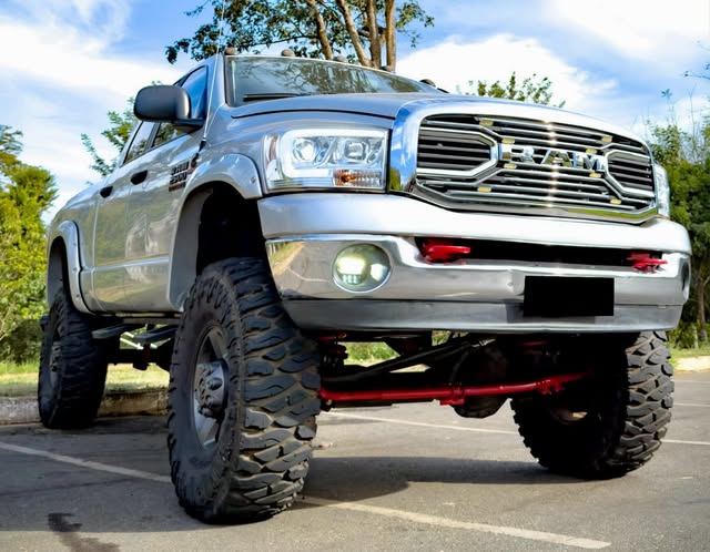 DODGE RAM 2500 SLT - Imagem 1