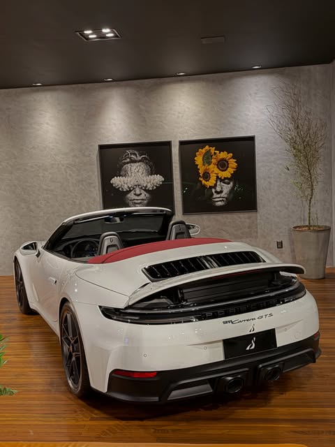 PORSCHE 911 GTS - Imagem 2