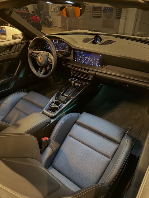 PORSCHE 911 GTS - Imagem 11
