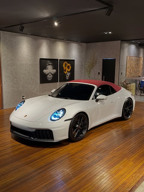 PORSCHE 911 GTS - Imagem 16