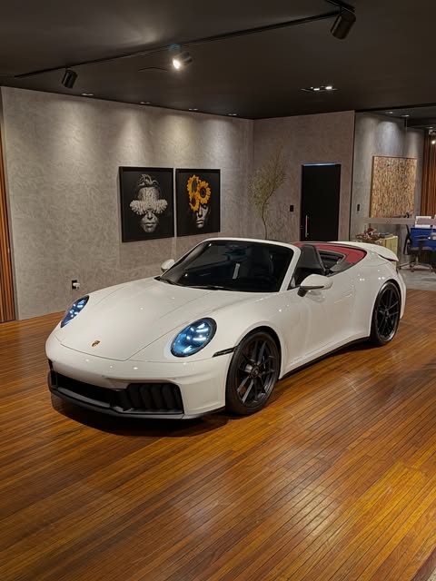 PORSCHE 911 GTS - Imagem 6