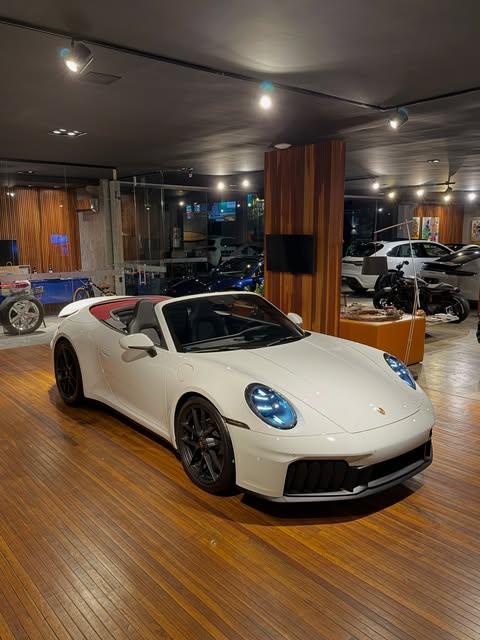 PORSCHE 911 GTS - Imagem 7