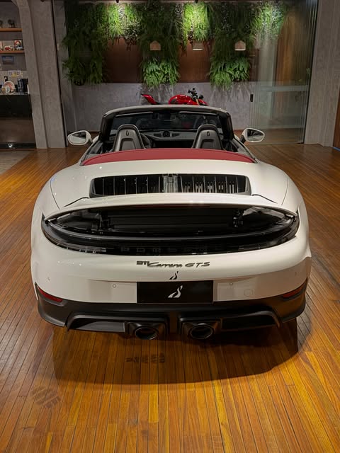 PORSCHE 911 GTS - Imagem 9