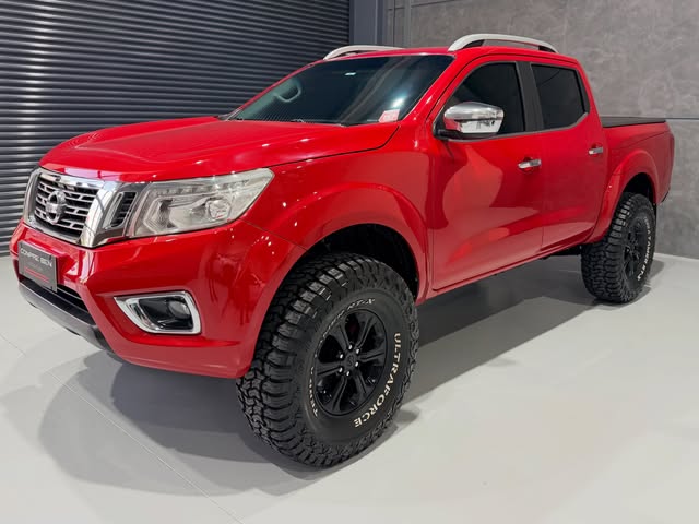 NISSAN FRONTIER LE - Imagem 2